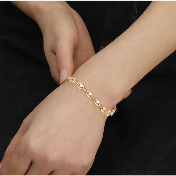 Boutique Oval Chain Linked Bracelet Gold Modern MCM Fun Delicate Gift for Her - Picture 1 of 5